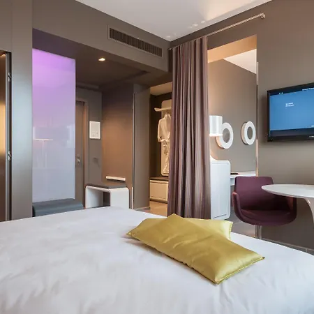 8piuhotel Отель