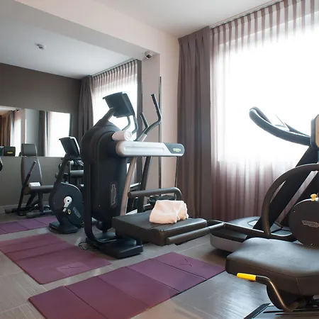 8piuhotel Лечче