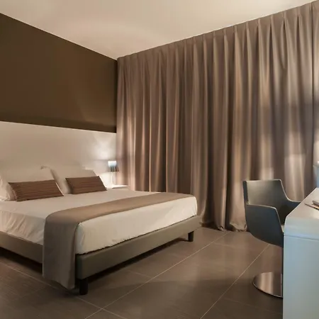 8piuhotel Отель