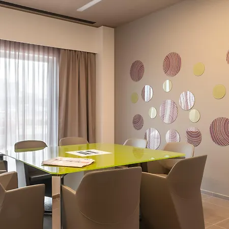 8piuhotel 4*