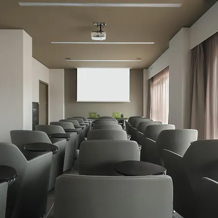 8piuhotel Отель