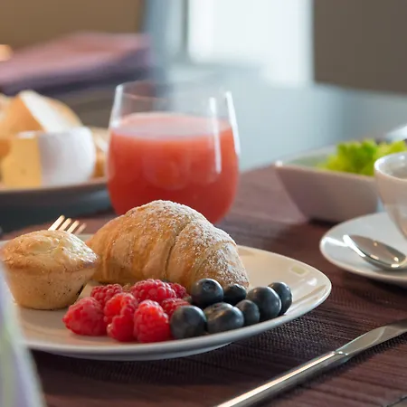 8piuhotel Отель