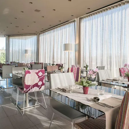 8piuhotel Лечче