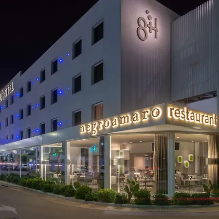 8piuhotel Лечче