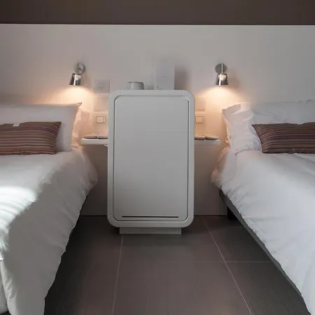 8piuhotel Отель Лечче