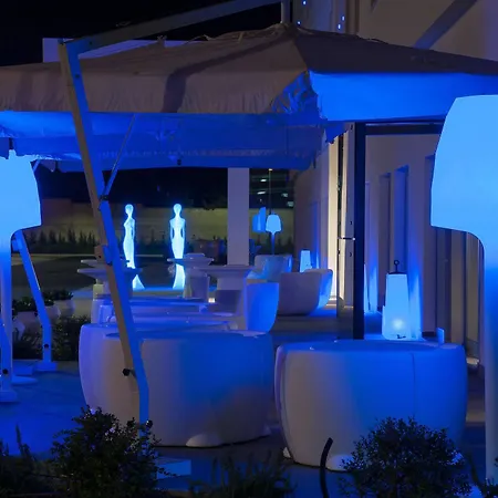 8piuhotel 4*