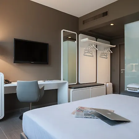 8piuhotel Отель 4*