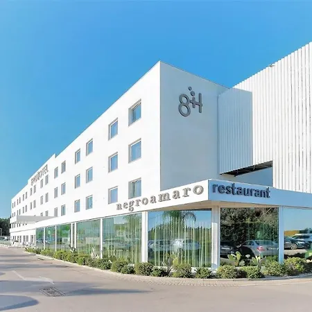 8piuhotel Otel